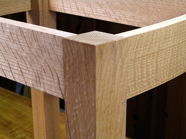 Close-Up of Quartered Oak in Leg Blank and Aprons